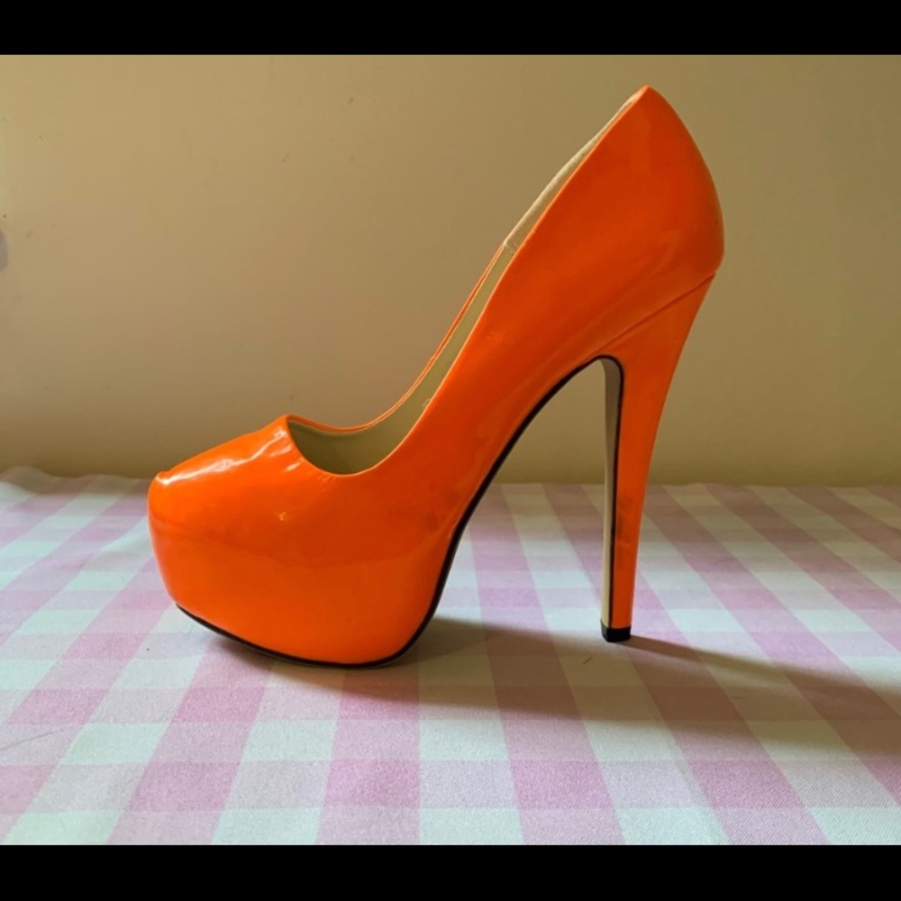 Bright Orange stiletto pumps. Brand New (no box)